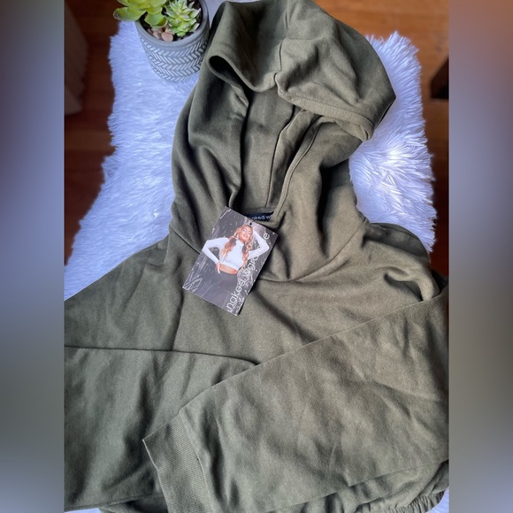 Naked wardrobe Cropped Hoodie 💚 - Picture 2 of 7